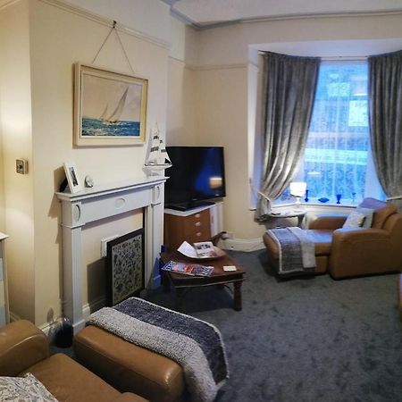 Апартаменты A Summer Place - Spacious Maisonette, Central Whitby, Sleeps 4, Close To Amenities Экстерьер фото