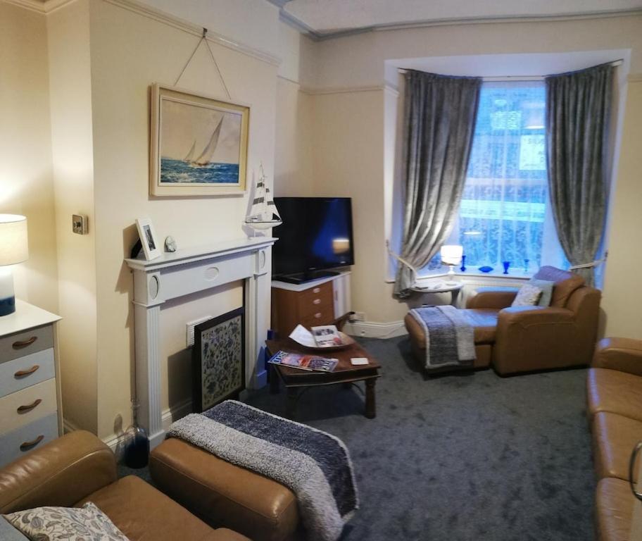 Апартаменты A Summer Place - Spacious Maisonette, Central Whitby, Sleeps 4, Close To Amenities Экстерьер фото